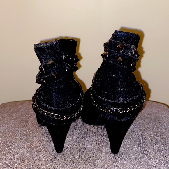 Studded booties, rarely worn, size 7.5 - Picture 2 of 3